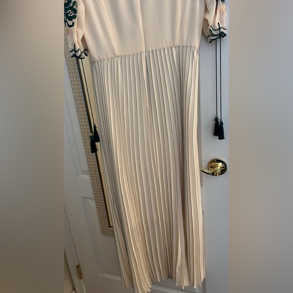 Embroidered Maxi Dress - Picture 2 of 3